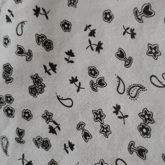 a.n.a. A New Approach Paisley Ditzy Cream Cross Front 100% Cotton Peplum Top - Picture 4 of 8